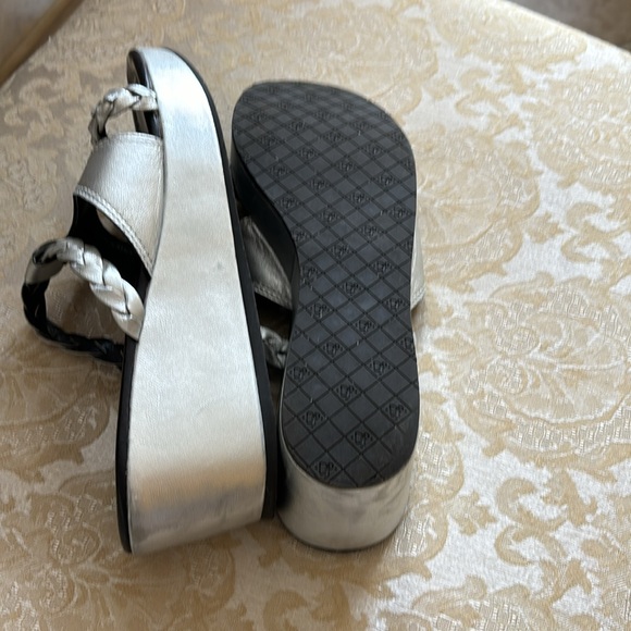 Donald J Pliner Shoes - Picture 4 of 5